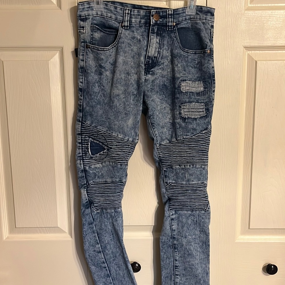 PHAT farm jeans 30 W X 32L men’s destroyed look